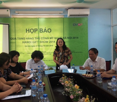 ຮ້ານວາງສະແດງສິນຄ້າ 550 ຮ້ານ ເຂົ້າຮ່ວມ Hanoi Gift Show 2014